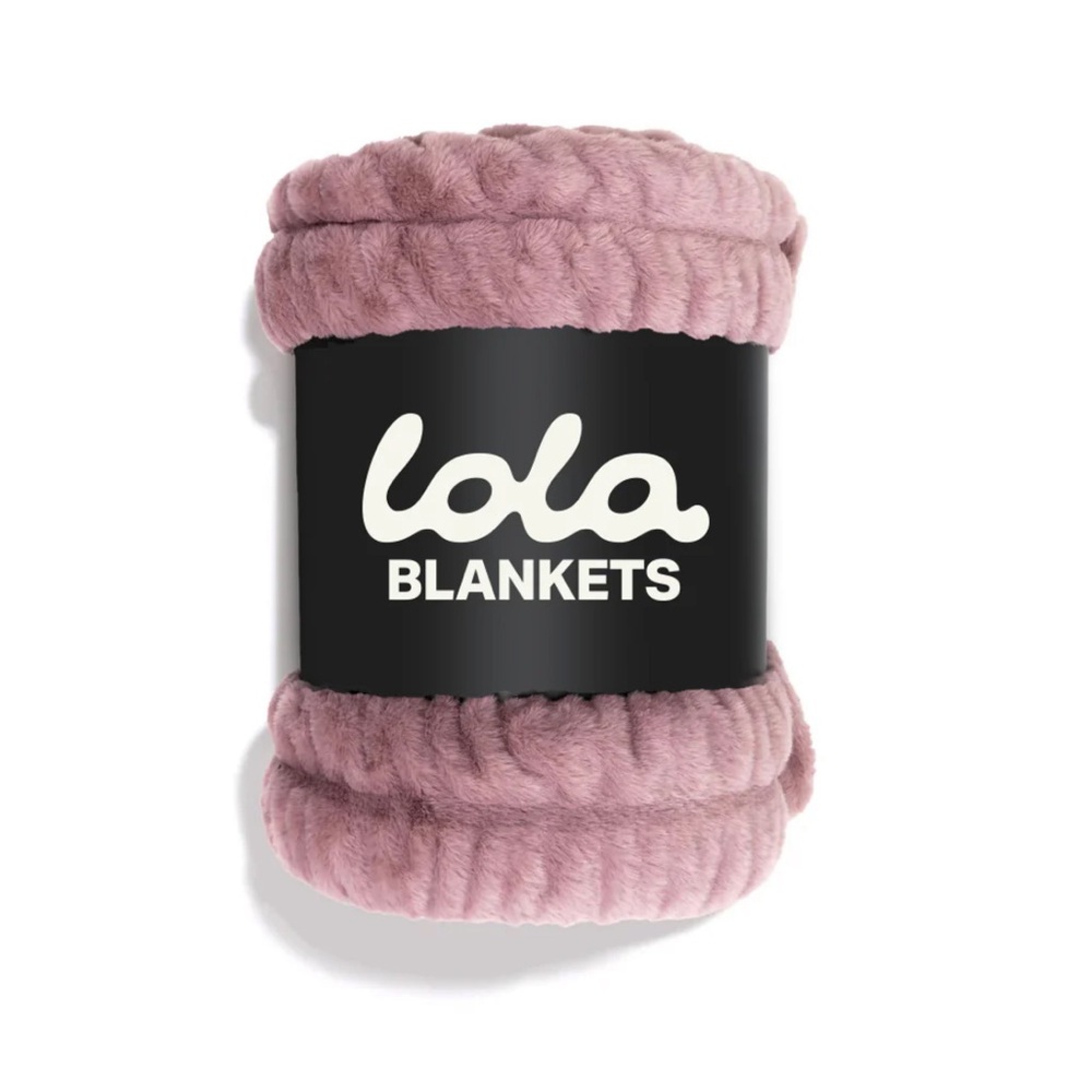NWT Lola Blankets Plush Huckleberry Harvest Throw